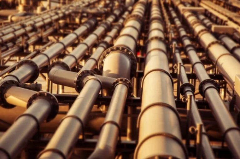 СВЕ МАЊЕ РУСКЕ И КАЗАХСТАНСКЕ НАФТЕ ЗА НЕМАЧКЕ РАФИНЕРИЈЕ