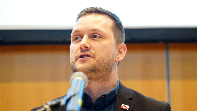 ГРЕНЛАНД СПРЕМАН ЗА НОВЕ ПРЕГОВОРЕ СА АМЕРИКОМ