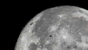 КИНЕСКИ НАУЧНИЦИ ОТКРИЛИ ДВА НОВА МИНЕРАЛА НА МЕСЕЦУ