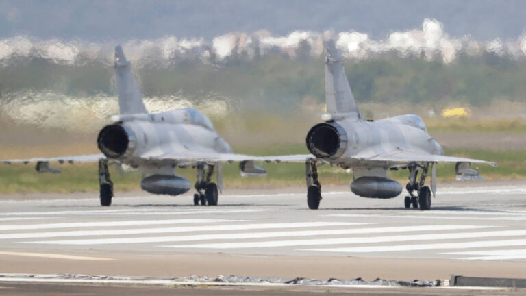 ГРЧКА ОДБИЛА ДА ПРЕДА УКРАЈИНИ БОРБЕНЕ АВИОНЕ „МИРАЖ“