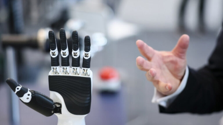 КИНА ОПТУЖУЈЕ ЕВРОПУ ЗА ДИСКРИМИНАЦИЈУ КОМПАНИЈА, ЕВРОПСКА КОМИСИЈА ОДБАЦИЛА КРИТИКЕ