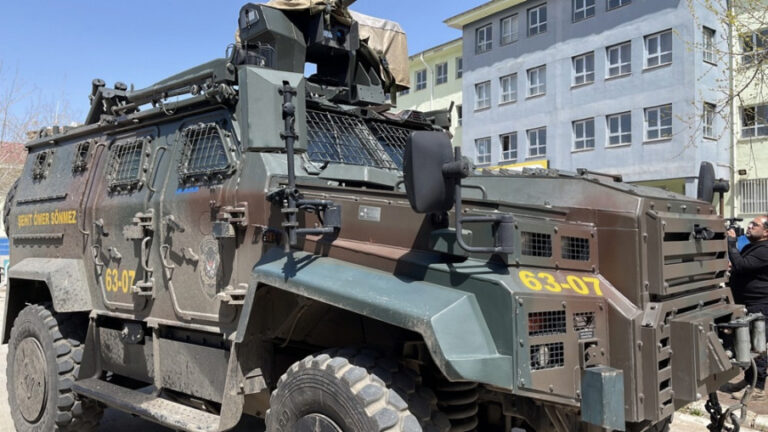 У ТУРСКОЈ ШКОЛИ УЧЕНИК УБИО ДЕВЕТ ОСОБА