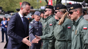 ПОЉСКА СПРЕМА ВОЈСКУ ОД 500.000 ЉУДИ